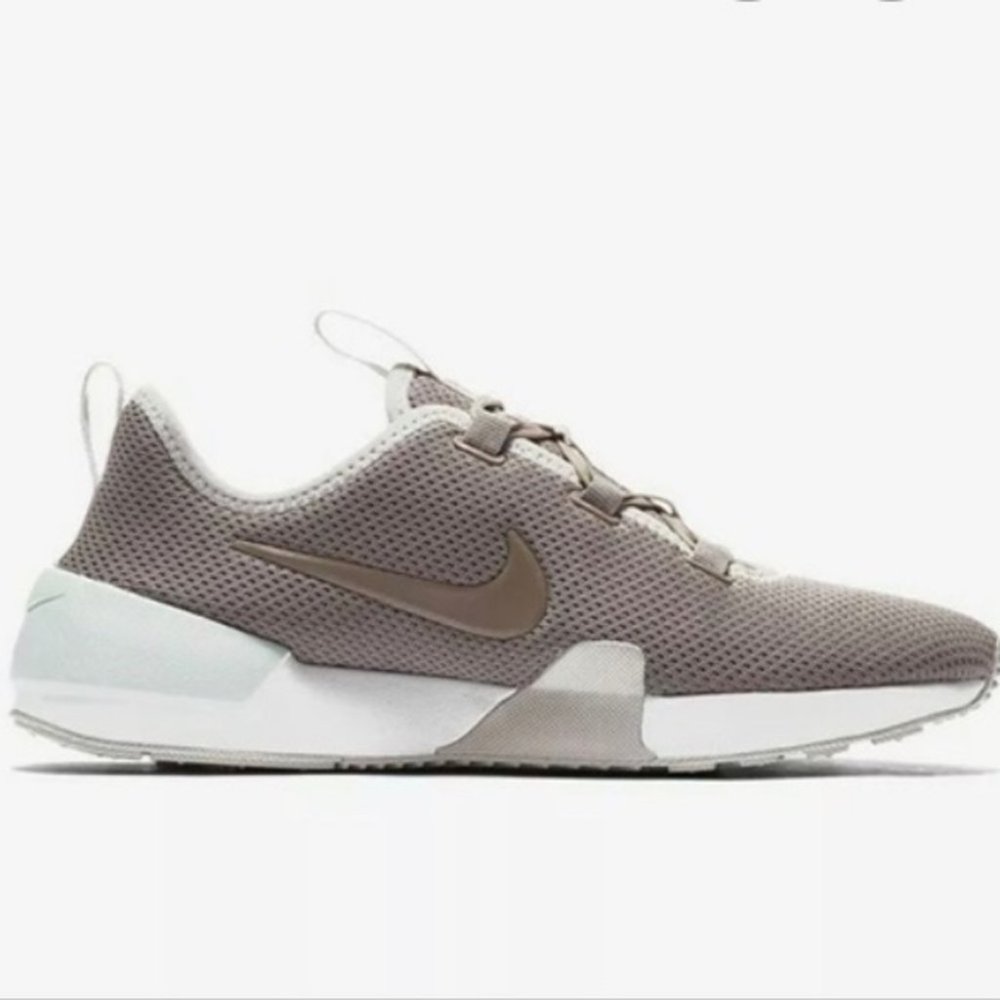 W Nike ashin modern